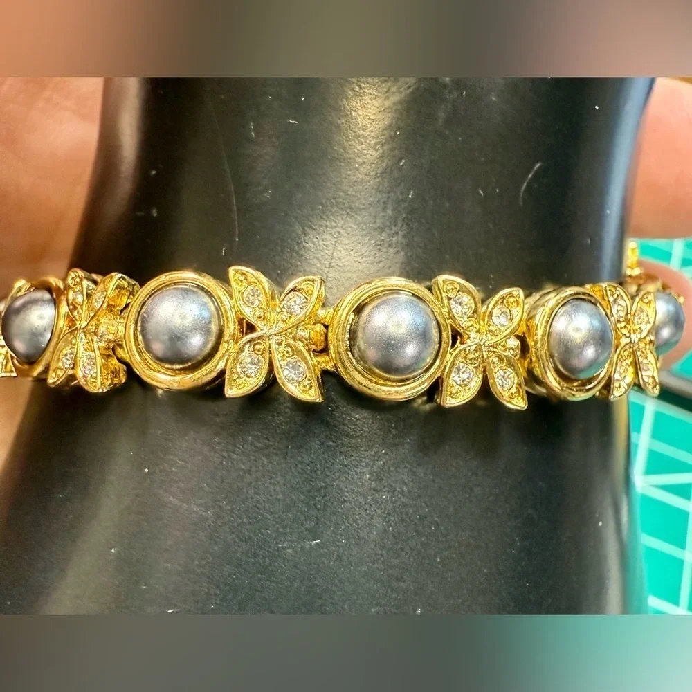 Elegant Gold Tone‎ with Faux Black Pearls and Diamonds